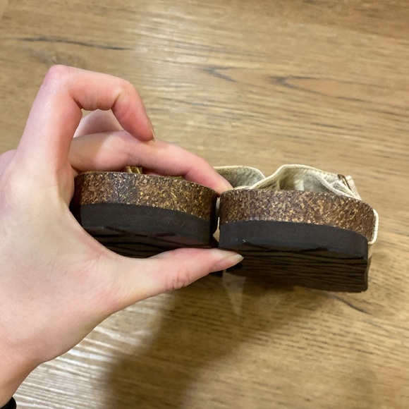 American Eagle Sandals - Picture 4 of 7